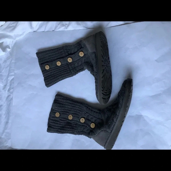 UGG Women’s Knit Sweater Boots Size 9 - Picture 1 of 7
